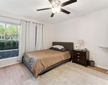 5132 Amesbury Drive - Photo Thumbnail 9