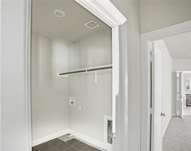 1621 Rose Willow Way - Photo Thumbnail 17