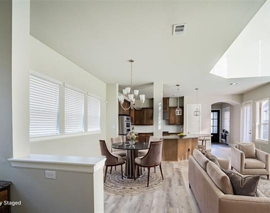 1621 Rose Willow Way - Photo Thumbnail 13