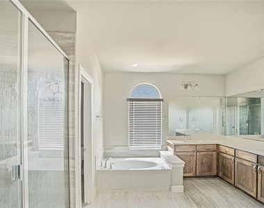 1621 Rose Willow Way - Photo Thumbnail 21