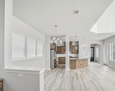 1621 Rose Willow Way - Photo Thumbnail 12