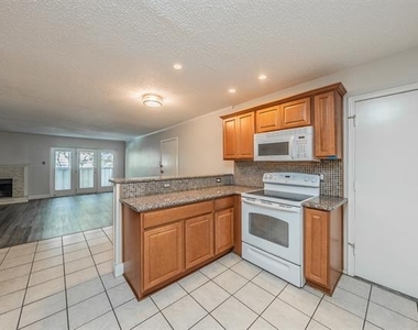 7706 Meadow Road - Photo Thumbnail 9