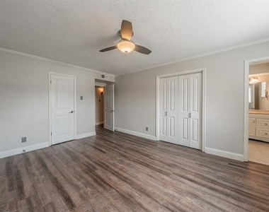 7706 Meadow Road - Photo Thumbnail 18