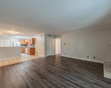 7706 Meadow Road - Photo Thumbnail 2
