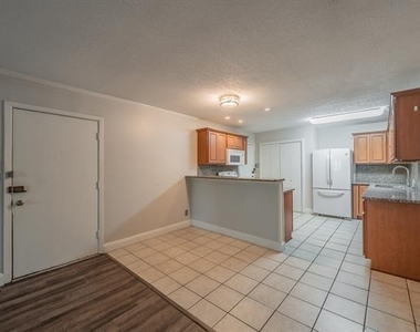 7706 Meadow Road - Photo Thumbnail 5