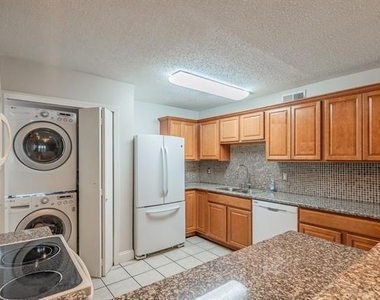 7706 Meadow Road - Photo Thumbnail 6