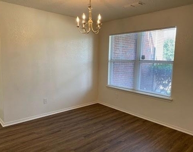 1101 Mustang Ridge Drive - Photo Thumbnail 4