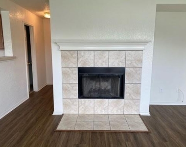 1101 Mustang Ridge Drive - Photo Thumbnail 8