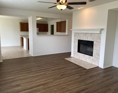 1101 Mustang Ridge Drive - Photo Thumbnail 6