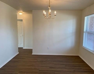 1101 Mustang Ridge Drive - Photo Thumbnail 3