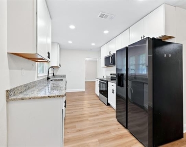 4603 Lee Street - Photo Thumbnail 12