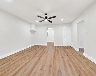 4603 Lee Street - Photo Thumbnail 15