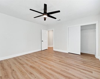 4603 Lee Street - Photo Thumbnail 20