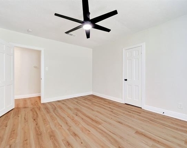 4603 Lee Street - Photo Thumbnail 22