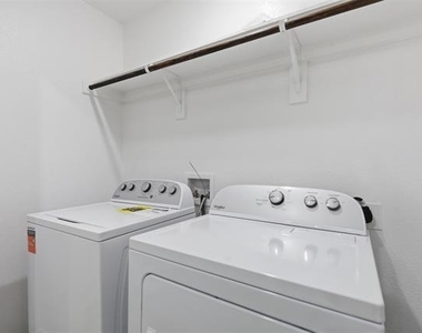 832 Eagles Nest Drive - Photo Thumbnail 25