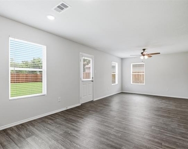 832 Eagles Nest Drive - Photo Thumbnail 8