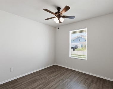 832 Eagles Nest Drive - Photo Thumbnail 14