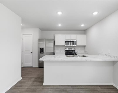 832 Eagles Nest Drive - Photo Thumbnail 11