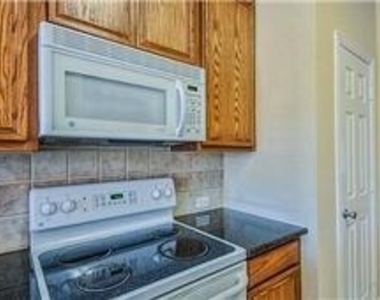 3060 Morning Star Drive - Photo Thumbnail 9