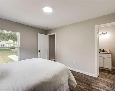 2617 Ryan Avenue - Photo Thumbnail 11
