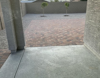 5531 S 23rd Drive - Photo Thumbnail 17