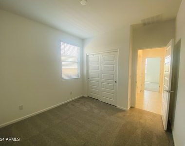 5531 S 23rd Drive - Photo Thumbnail 5