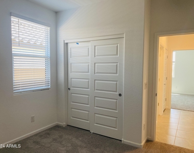 5531 S 23rd Drive - Photo Thumbnail 13