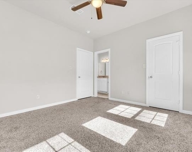 1523 Cozy Drive - Photo Thumbnail 14