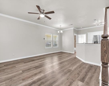 1523 Cozy Drive - Photo Thumbnail 3