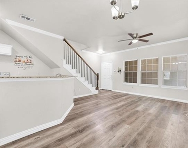 1523 Cozy Drive - Photo Thumbnail 5