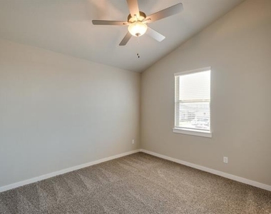 700 Fallow Drive - Photo Thumbnail 7