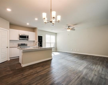 700 Fallow Drive - Photo Thumbnail 3