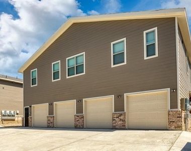 700 Fallow Drive - Photo Thumbnail 14