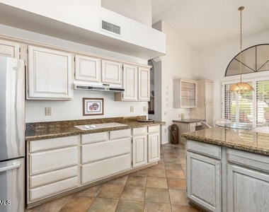 13334 W La Terraza Drive - Photo Thumbnail 14