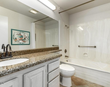 13334 W La Terraza Drive - Photo Thumbnail 7