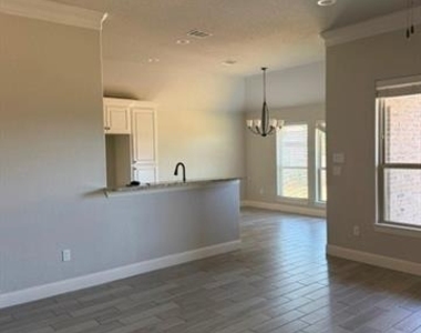 272 Jacinth Lane - Photo Thumbnail 4
