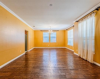 1913 Blue Ridge Drive - Photo Thumbnail 6