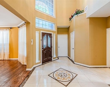 1913 Blue Ridge Drive - Photo Thumbnail 5