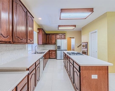 1913 Blue Ridge Drive - Photo Thumbnail 18
