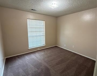 1221 Castleman Drive - Photo Thumbnail 5