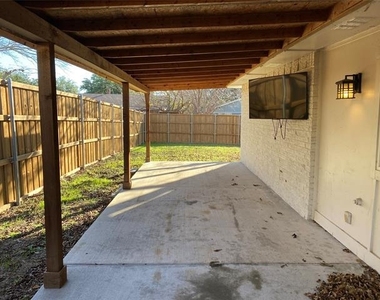 2032 Kings Road - Photo Thumbnail 12