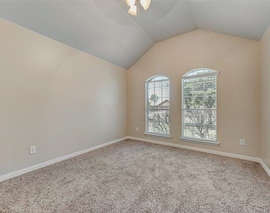 621 Tumbleweed Drive - Photo Thumbnail 7