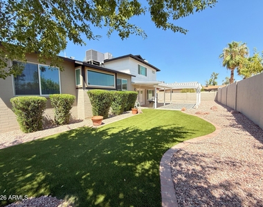 811 E Chilton Drive - Photo Thumbnail 36