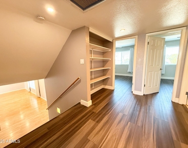811 E Chilton Drive - Photo Thumbnail 26