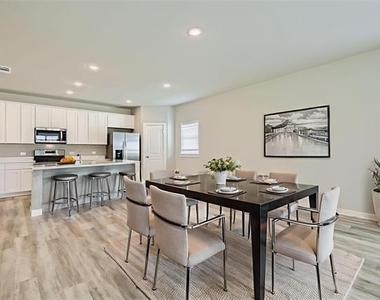 4040 Dayton Drive - Photo Thumbnail 2