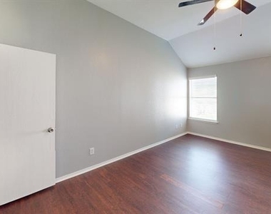 207 Lake Wichita Drive - Photo Thumbnail 4