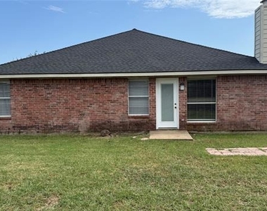 207 Lake Wichita Drive - Photo Thumbnail 19