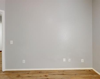 207 Lake Wichita Drive - Photo Thumbnail 5