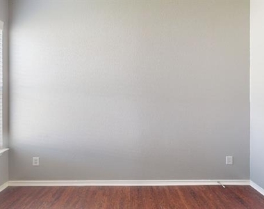 207 Lake Wichita Drive - Photo Thumbnail 6