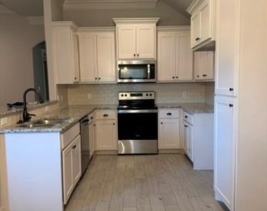 224 Jacinth Lane - Photo Thumbnail 5